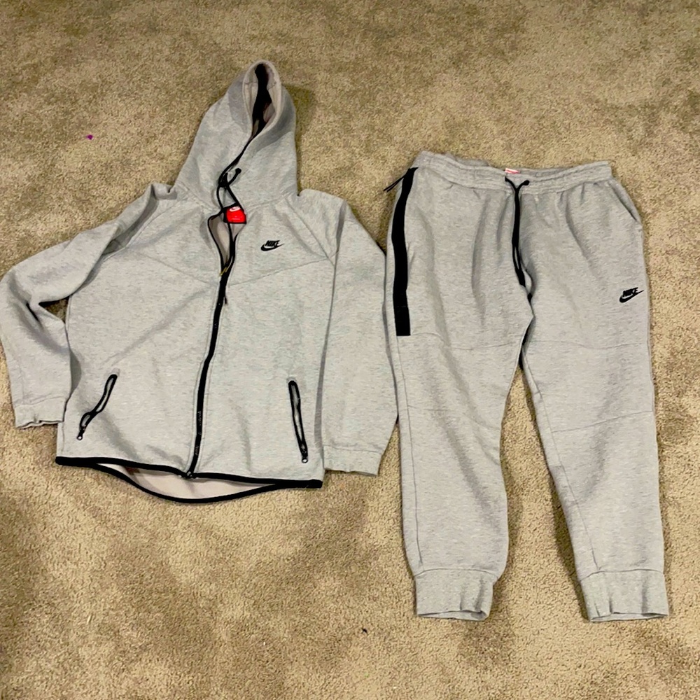 Men’s Nike Sweatsuit